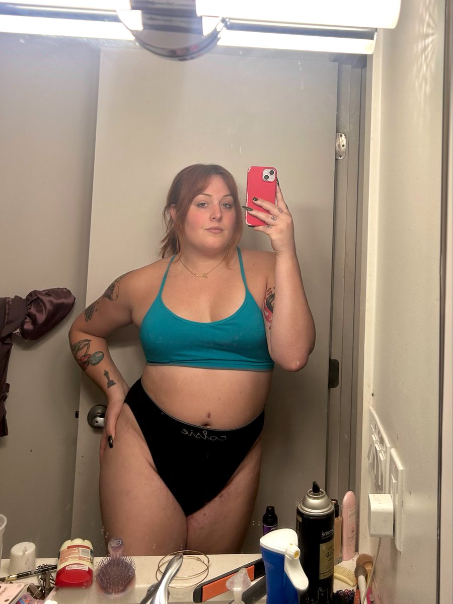 girl who just got home from the gym 🙂