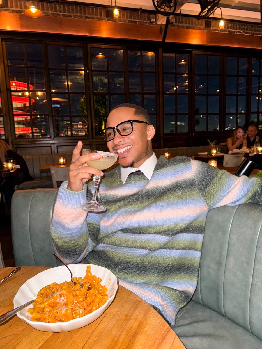 thatsbraxton_'s tweet photo. https://t.co/Kx1hB4xJJq