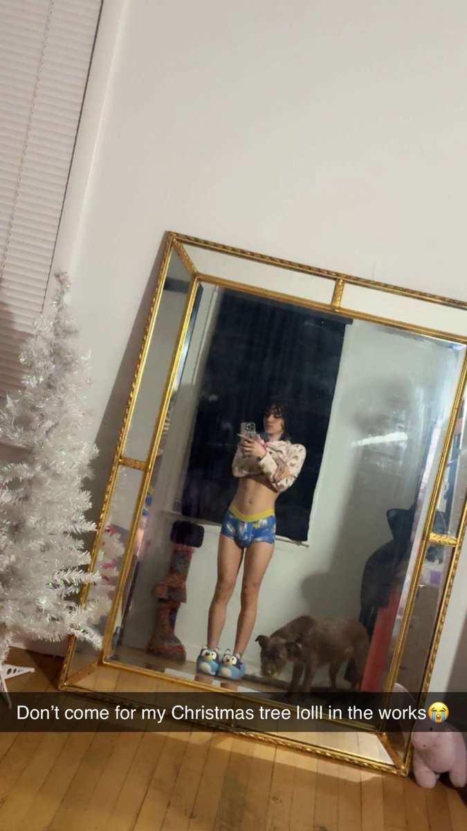 2k_doll's tweet photo. Just giving hourglass ⏳ https://t.co/4ZUrlnjaKq