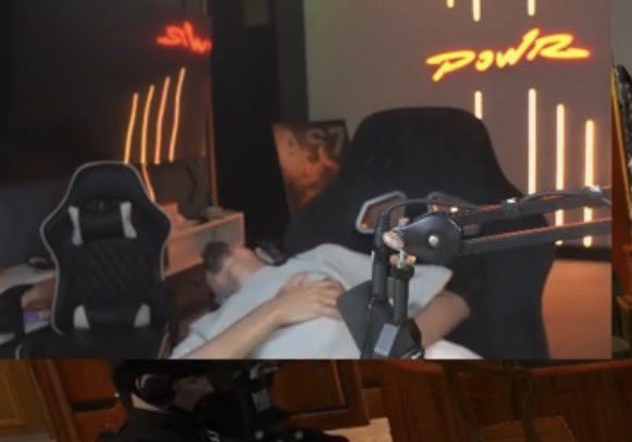 قتلني وربي هالمجنون 😂🤍