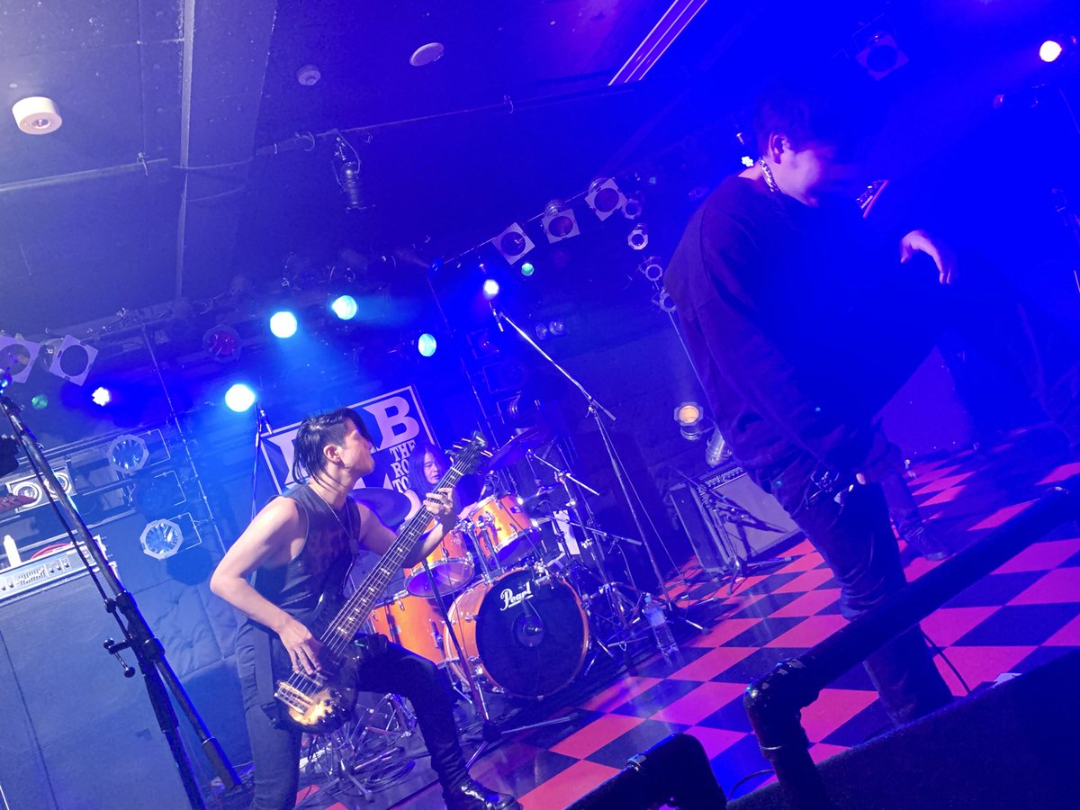 T201721706's tweet photo. Ymbriumさん

ツインギターになってさらにパワーアップした多国籍メロディックデスメタルバンドYmbrium。
演奏はテクニカルかつプログレッシブで、音楽性は激しくもシンフォニックで美しいサウンド。
もっと観ていたかったです！
次はツインリードも取り入れるとのことで、何もかも楽しみです！ https://t.co/ILH5vJs9du