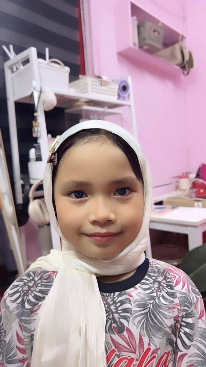 8tahun dah kakak 🥺 happy birthday babygirl kesayangan mommy 🥹💗 terimakasih jadi anak yang baik. terus membesar dengan lebih baik ya nak. mommy &amp; adik sangat sayangkan kakak. insyaAllah hidup kita akan baik baik je kan kak? 🥹😔 doakan mmy selalu tau ❤️‍🩹 iloveyou.