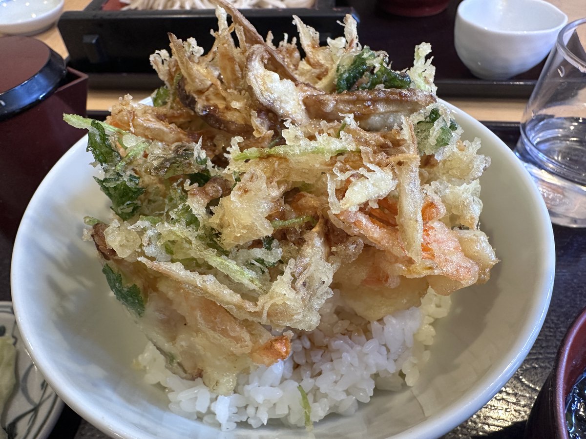 おはようございまス
#世田谷区三軒茶屋 は晴れ☀️

11月始まりましたね🗓️
木枯らし1号が吹いたようです🍂

部署ランチでお蕎麦屋さんに行きました🎶

今日も１日よろしくお願いします
#企業公式が朝の挨拶を言い合う
#企業公式相互フォロー