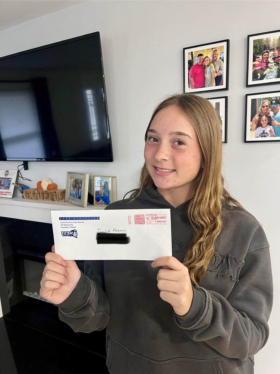 I’am grateful for the 📫 I received today from <a href="/CCSUsoftball/">CCSU Softball</a> . Thank you <a href="/CoachGleason/">Bre Gleason</a> and <a href="/PtrckHldn/">Patrick Holden</a> looking forward to it. @unity14UPlath <a href="/UnityCoachJosh/">Josh Johnson</a>  @ashvanboxmeer4