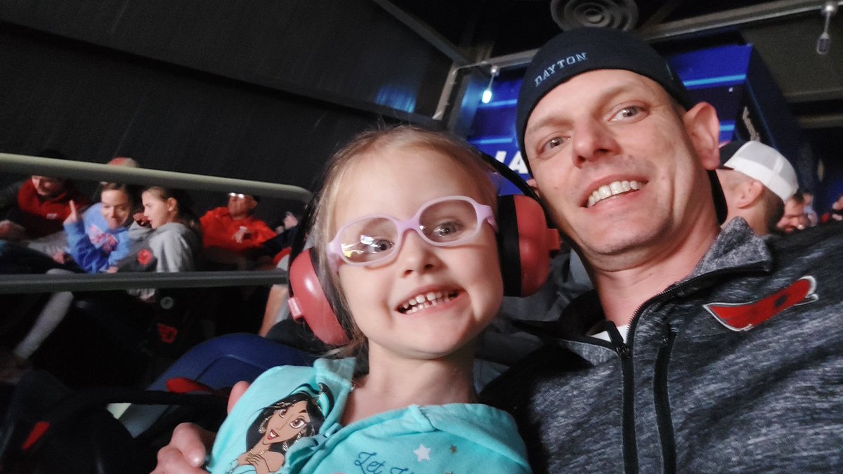 squeener97's tweet photo. GOOOO DAYTON FLYERS!!! #dayton6th https://t.co/uFuuku43Bi