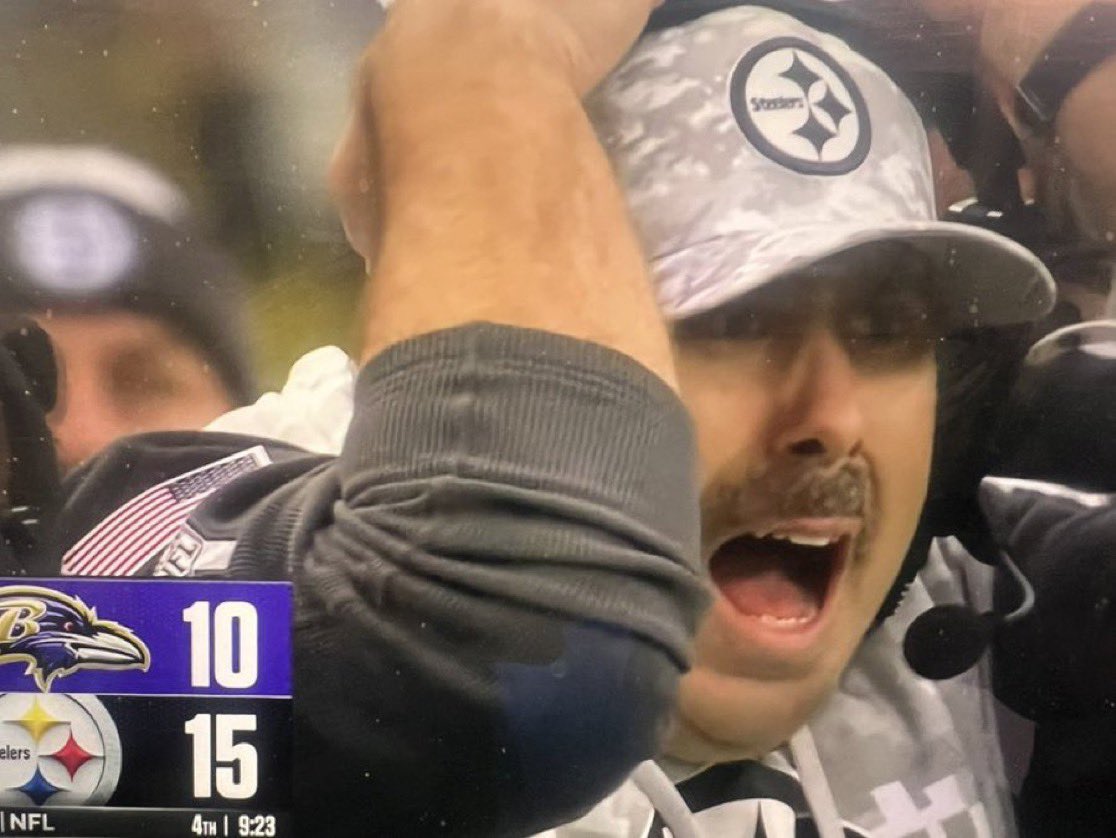 AY AY AY AY AY AY 

Le vamos preparando los santos óleos a Mau el Aksino.