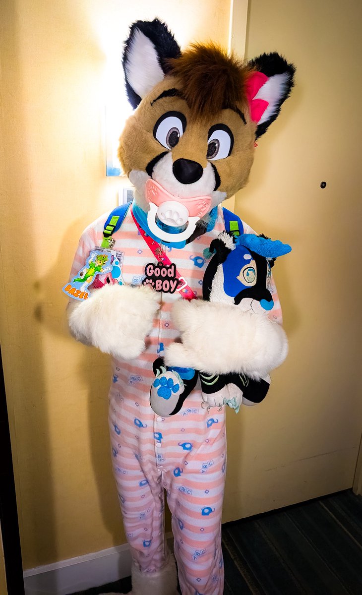 On my way to steal your dino nuggies! 😇

📸 by my talented daddy <a href="/BlitzOnTheProwl/">BlitzOnTheProwl ➡️ Megaplex</a>!