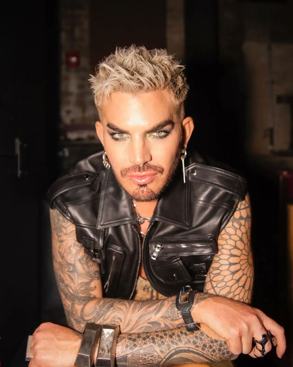 dianik_bg's tweet image. Who Is the Sexiest Male Celebrity of 2025? Vote in Just Jared's Poll!
✅ Adam Lambert
justjared.com/2025/11/03/who…