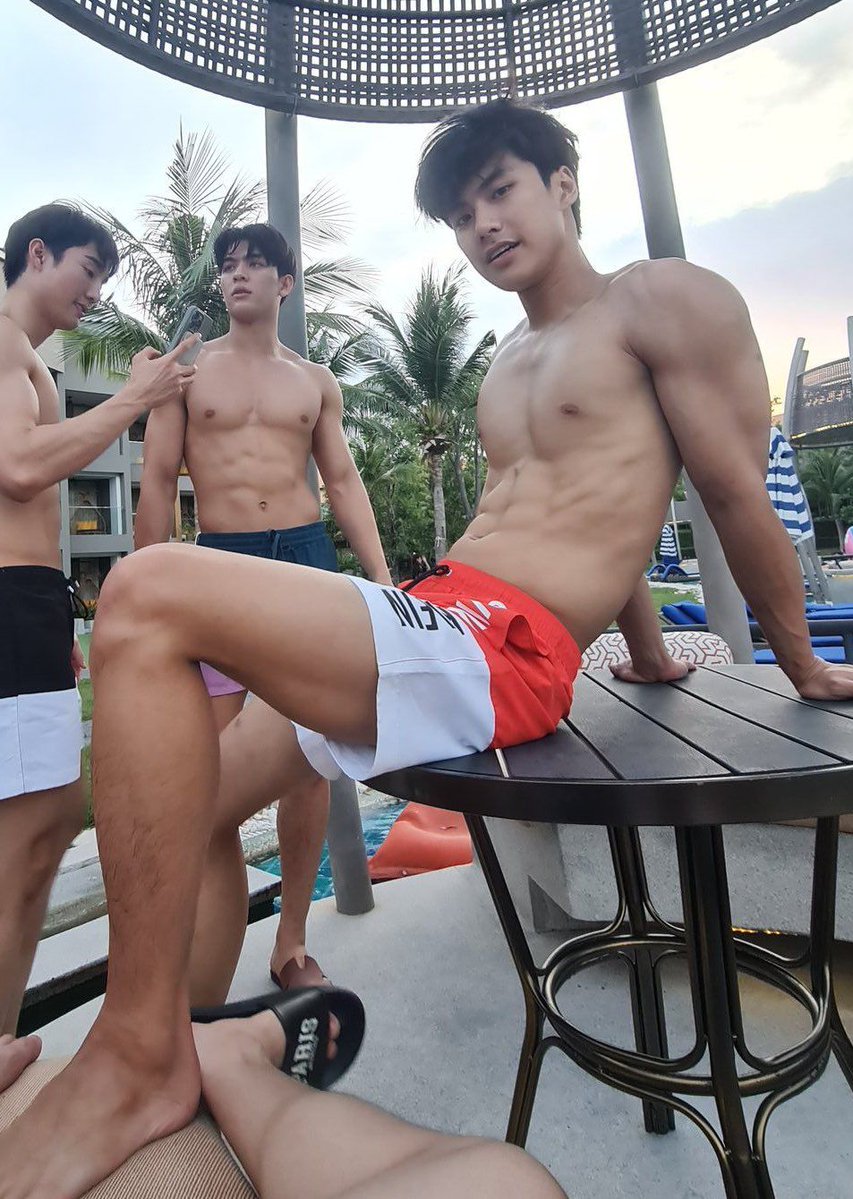 good morning to them 🥵