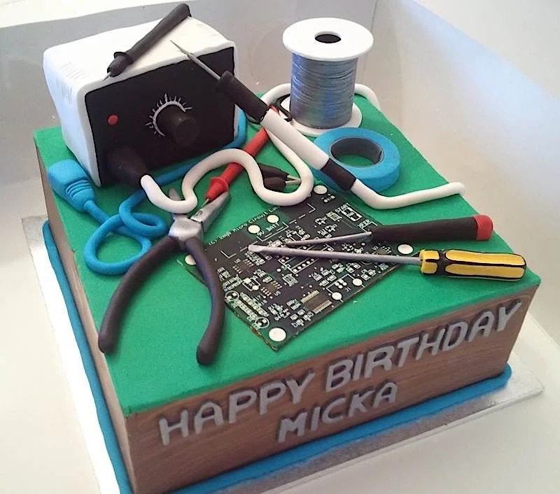 cqcqcqdx's tweet photo. Cake of the day:🏆 This neat electronic technician cake is all edible! (but watch for the solder lead) https://t.co/S2nLc5w805