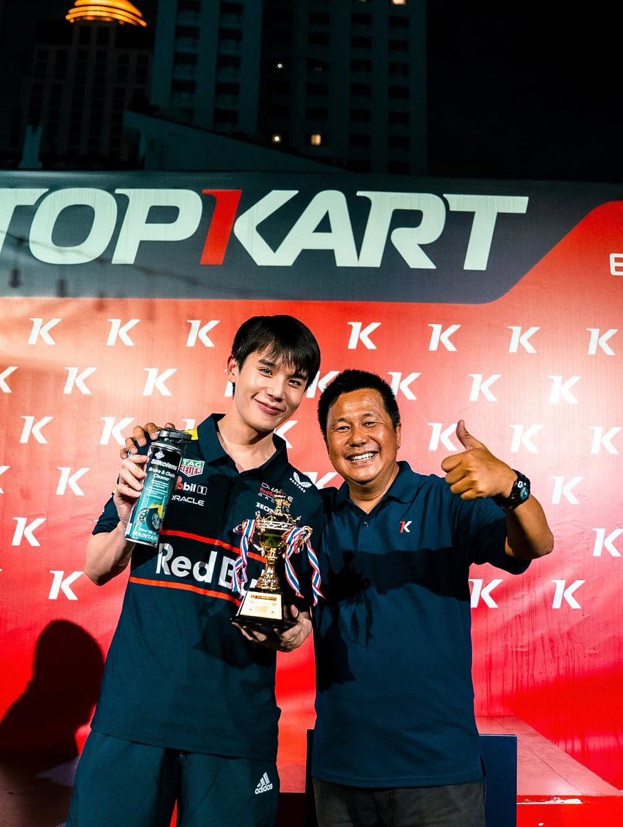 อินโกคาร์ทแบบชอบจริงจัง แล้วความสามารถพี่จะไปสุดที่ตรงไหน เก่งทุกอย่างเลย

//อะโวเชี่ยนมีเรื่องไปอวดเพื่อน เขียนเรียงความวันพ่อได้เป็นเล่ม หัวข้อพ่อหนูเก่งที่สุดในโลก