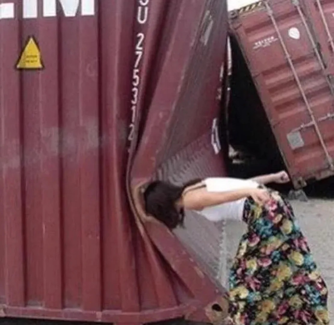 FunctionFu2858's tweet image. 知道什么是铁头功吗！！！
谁敢和我硬碰硬