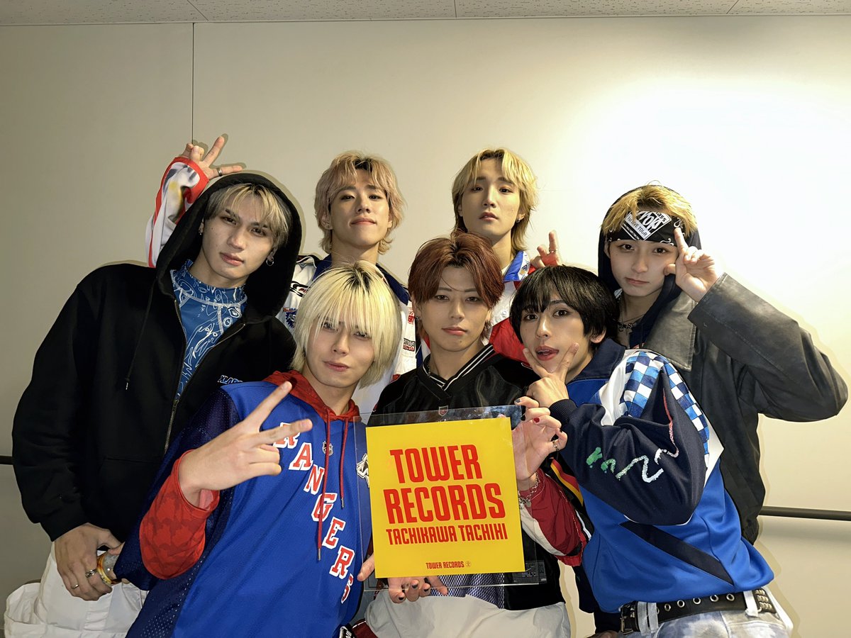 TOWER_Tachi2's tweet image. 【#DefClass】

昨日はDigital Single『Private Jet』リリイベにお越しいただきありがとうございました🎪✨

力強いパフォーマンスで寒さも吹っ飛び、たくさんの方が来てくださいました💫
#HOMY の皆様ゆっくり休んでください⭐️

これからもタチタチはDefClass推し店🤝🏻
#タチタチイベント