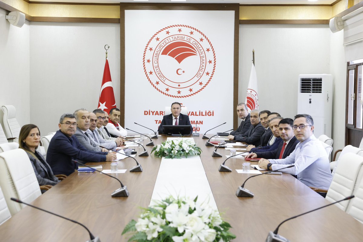 İl Müdürümüz Adil Alan haftalık genel değerlendirme toplantısını yapmak üzere il müdür yardımcıları ve şube müdürlerimiz ile bir araya geldi.