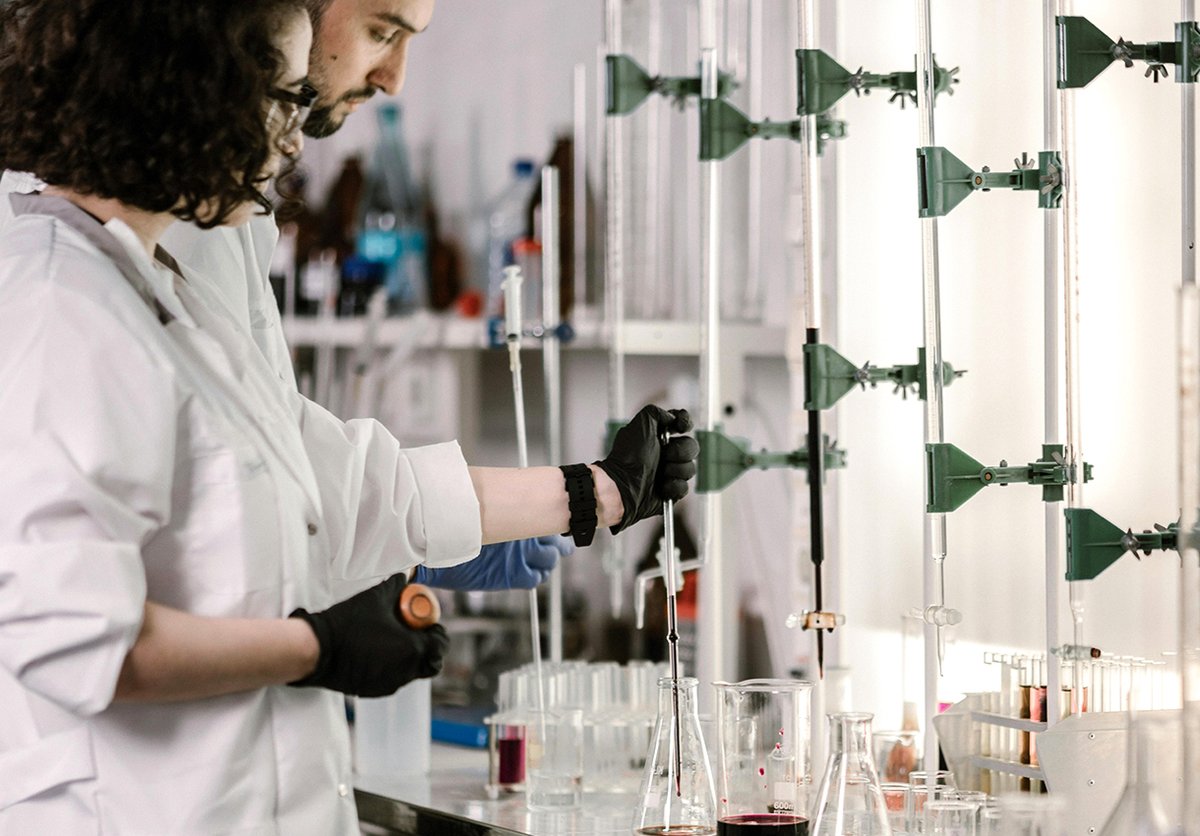 pharnorcia_com's tweet photo. From Lab to Production Line: Huanuosen Fills the Domestic Gap in Silicone Hydrogel Materials Over 19 Years🥰 https://t.co/AuIP81bH08