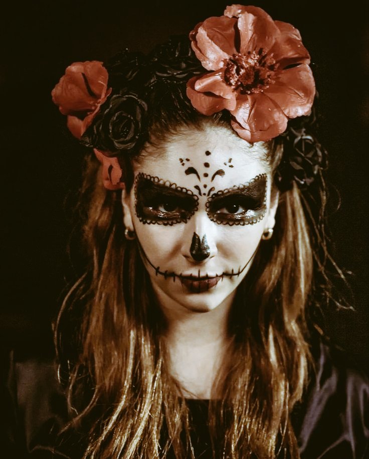sergio3290's tweet photo. I found out dull knives cut better, choke on all my scarlet letters.
Don't know what I'm feeling anymore 🔪🩸💀 https://t.co/G1PLasDqdz