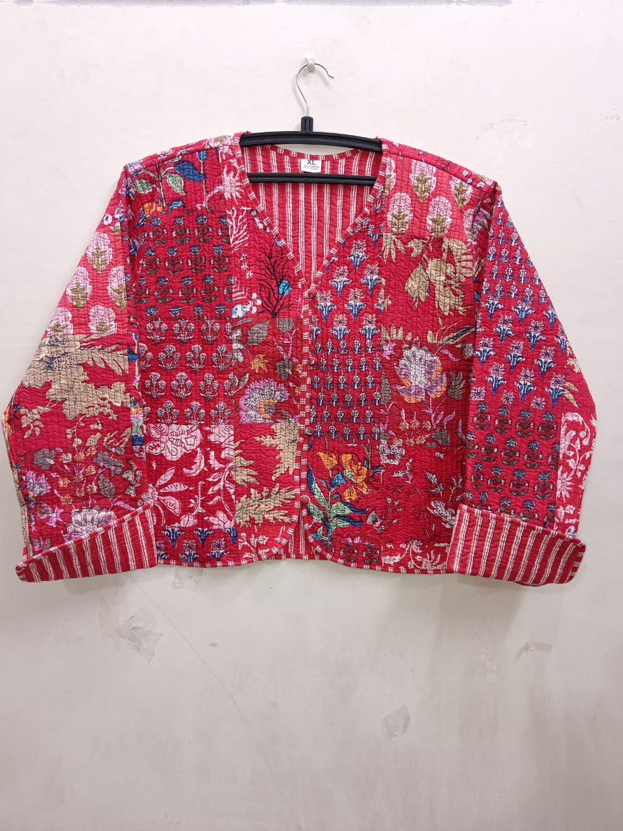 blockprinting01's tweet image. Reversible Hand Block Print Cotton Quilted Jacket: Boho Patchwork Coat.
#cottonjacket #handmade #patchworkjacket
#quiltedjacket #bohojacket #shortjacket.