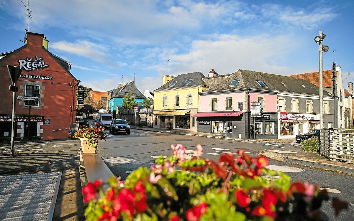 TelegLorient's tweet photo. « Une petite référence en Bretagne » : Inzinzac-Lochrist, la ville en couleur
➡️ https://t.co/DmyXRqgQga https://t.co/8dcGhgUhlD