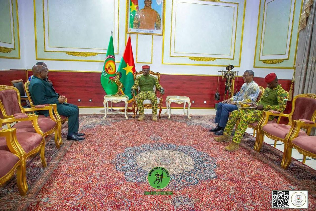 Former President of the Republic of South Africa🇿🇦 and MK Party leader Jacob Gedleyihlekisa Mhlanganyelwa Zuma, paid a courtesy visit to His Excellency Captain Ibrahim Traoré, President of Burkina Faso and Head of State. The engagement took place at the Koulouba Palace. 🇿🇦 🇧🇫