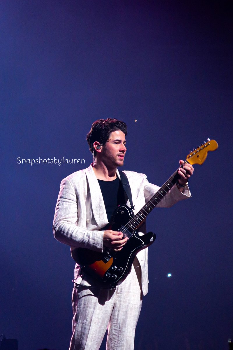 Jonas Brothers || @ Golden 1 Center 

09 • 26• 25 

#jonasbrothers #greetingsfromyourhometowntour #nickjonas #joejonas #kevinjonas #sacramento #pointandshootconcertphotography  #snapshotsbylauren #concertphotography #photographer #cannong7xmarkii #livemusicphotographer