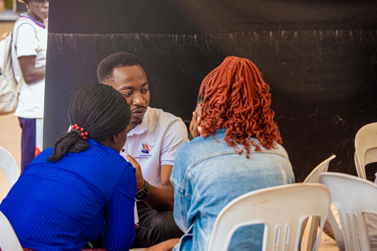 Sickle cell disease is a genetic blood condition that affects red blood cells, making them shaped like a sickle. This leads to pain, infections, and other complications. Early testing and awareness can save lives! 💪
👉 Let’s spread knowledge, not myths. #EarlyTestingSavesLives