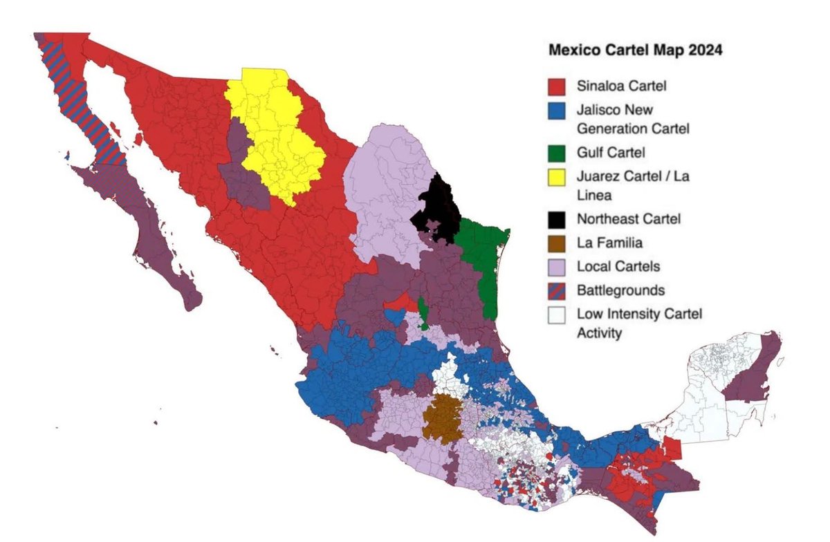 TfwMexico's tweet photo. Yo: Buenas tardes, ¿Me vende un mapa de la República Mexicana con división política por favor?

Lo que me entrega la doñita de la papelería: https://t.co/qs0wqrVOdz