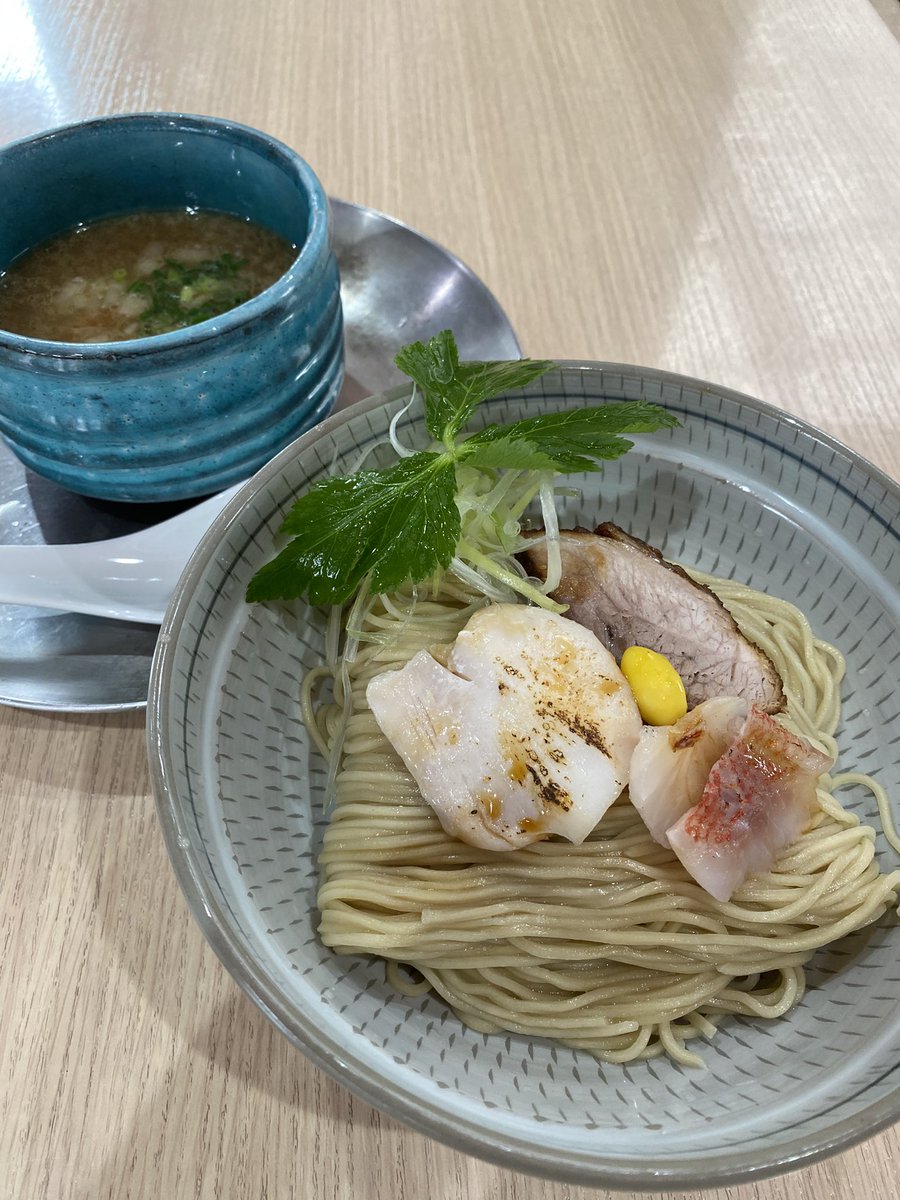 ラーメン専科　竹末食堂、

今日のラインナップです、

つけ麺【喜知次三昧】あります、

喜知次100%のスープに、

刺身、焼き身、が付きます、

１７時からは特別麺【濃厚喜知次つけ麺】やります、

１１月の平日夜限定麺は準備中です、

来てね、