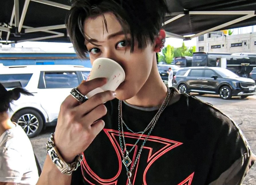 หล่อมาก ๆ เลยอะ