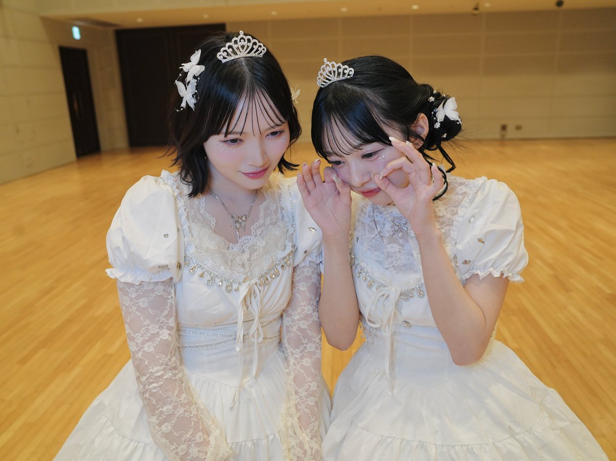 🪽💍舞踏会Photo①💍🪽 💜真鍋凪咲 x 増田彩乃💙 2枚目は落ち込んでる