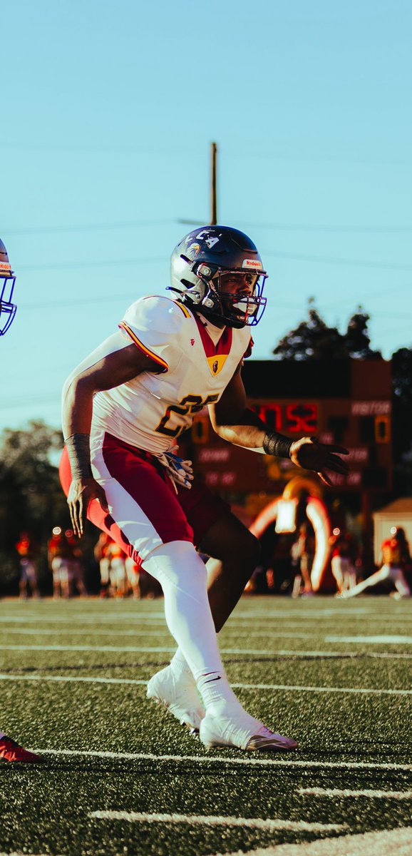 December 2025 Highschool grad
6’2 215lbs
LB/DE

91 Tackles

18 TFLs

6 Pbus

1 FF  2 FR

2 Sacks

1 TD

hudl.com/profile/193772…