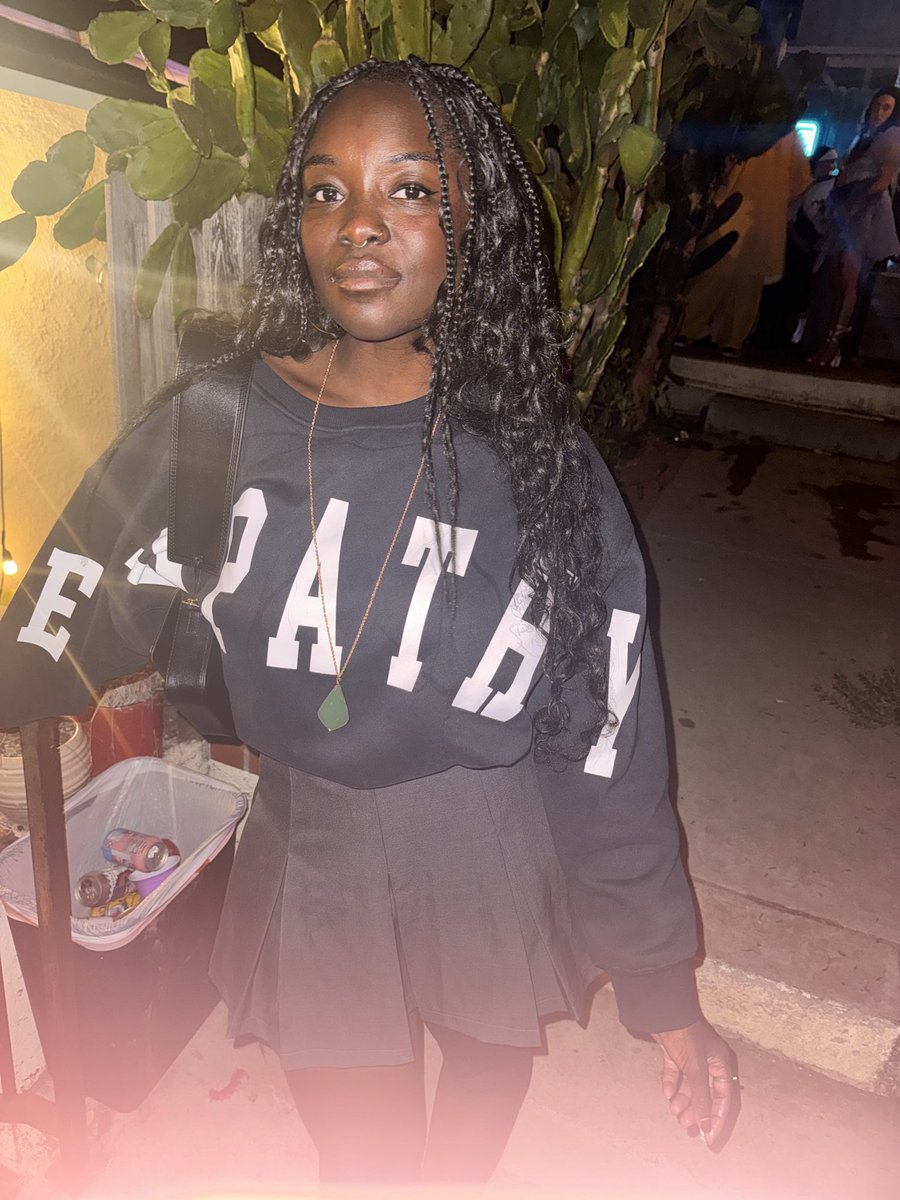 jamzahma's tweet photo. @wildestmind twinniana!! https://t.co/V7E16ob3be