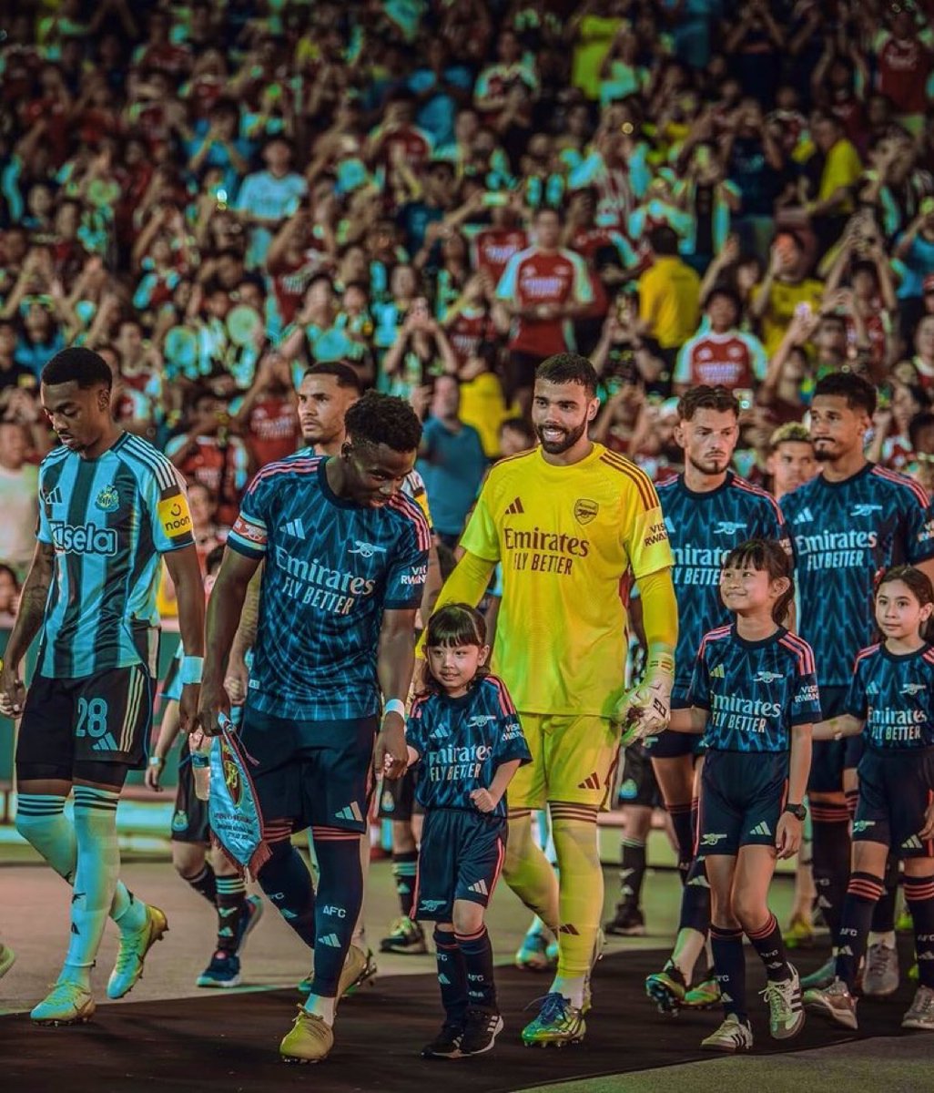 ArsenalN7's tweet image. ⚽️ Champions League Matchday Gain. No Arsenal fan should have less than 5000 followers. Drop your handles, REPOST and make sure you follow each other. Let’s go ⚪️🔴