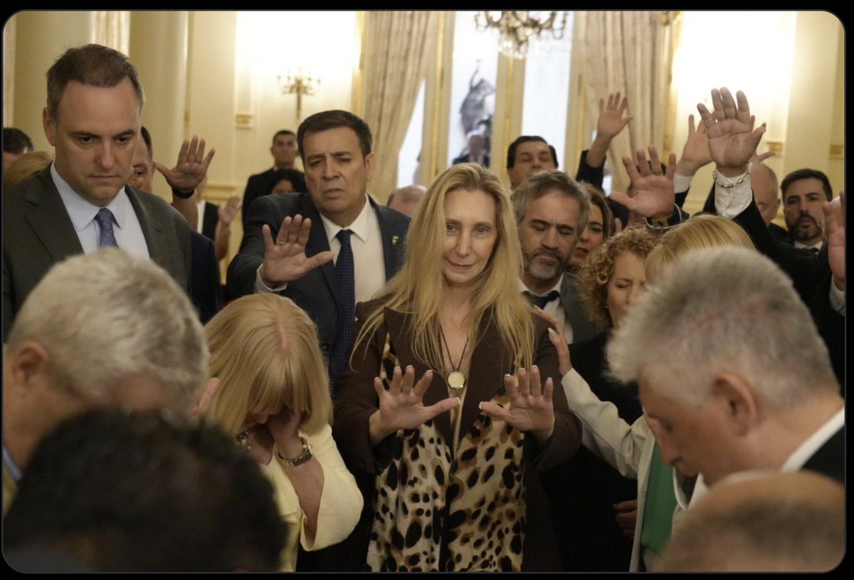 Isabelita, Lopez Rega, brujería, cualquier cosa. Miedo.