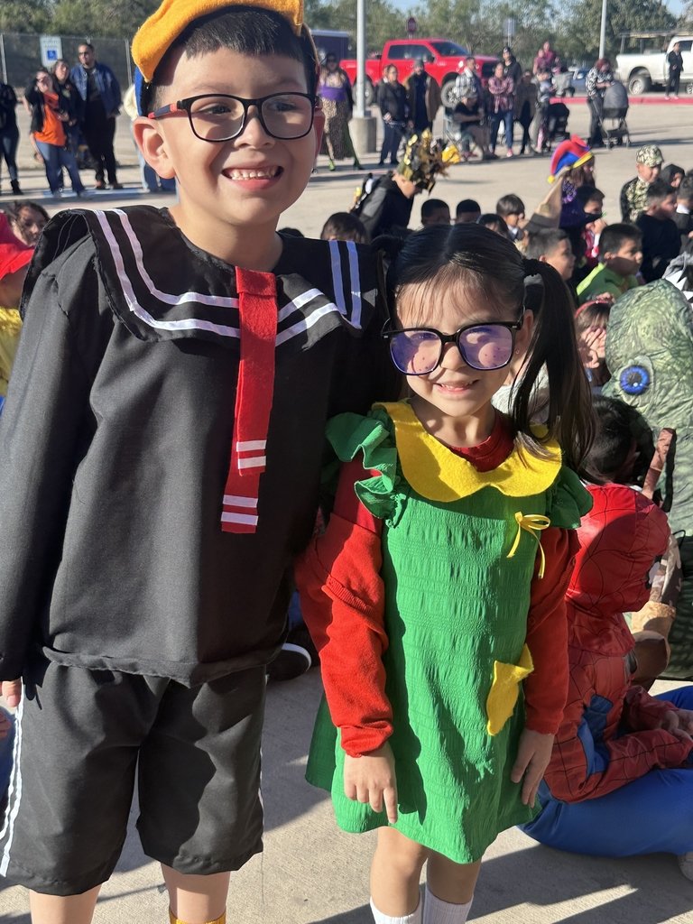 swisd_hcsa's tweet image. We had such a fun week! More of our Book Character Parade!
#SWISDHEROS #RootedHiddenCove #RootedSWISD