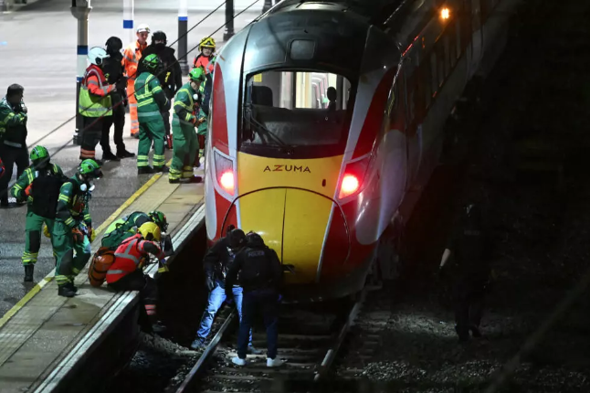 ChinaDaily's tweet photo. A 32-year-old man was charged on Monday with 10 counts of attempted murder following a mass stabbing on a London-bound high-speed train on Saturday evening. #UK0 https://t.co/P1qff4I0D8 https://t.co/Z7iUvMzFkH