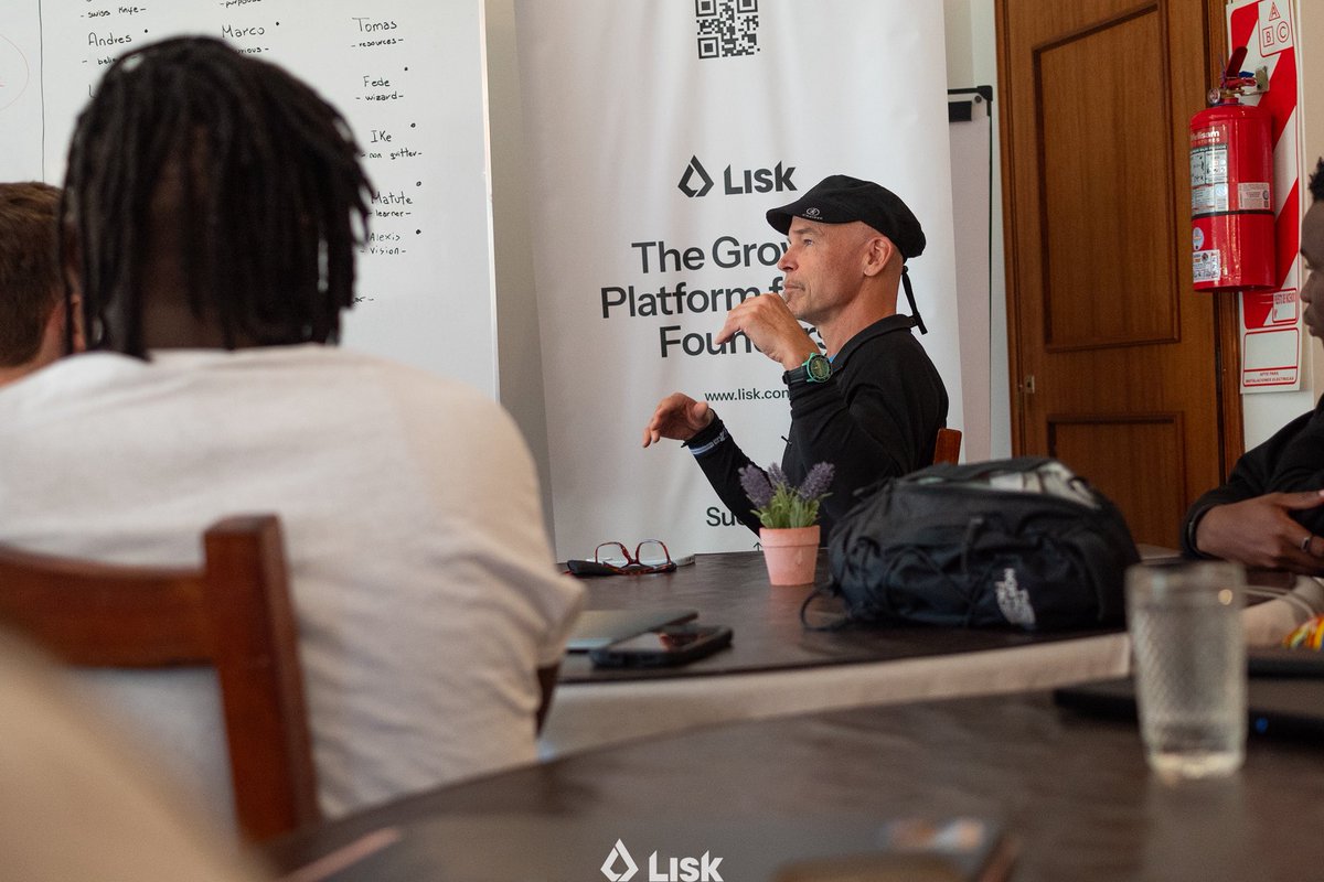 judicodes's tweet image. Kicked off the day having a 1:1 session with Rob Markovic, got loads of insight on how we can better market @lets_dap 

Attended @cryptowanderer workshop where he gave us a mental exercise and we had to think about our solutions from a different perspectives. What stood out for…