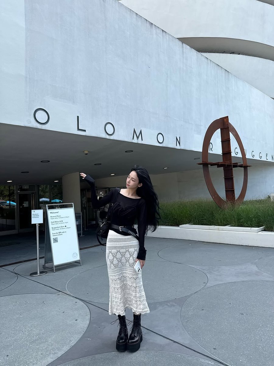 nsnss___'s tweet photo. Museum 🖼️

📍 Solomon R. Guggenheim Museum 🇺🇸
📍 Musée de l'Orangerie 🇫🇷
📍 Museo del Prado 🇪🇸
📍 Van Gogh Museum 🇳🇱 https://t.co/onKJ0bqAHb