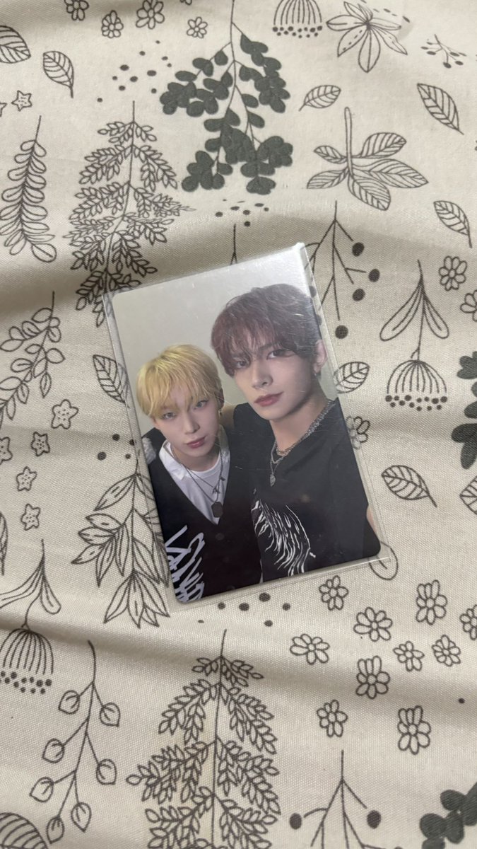 adorelysun's tweet photo. the idol         vs.      the photocard https://t.co/c7Ak3ytpQ9