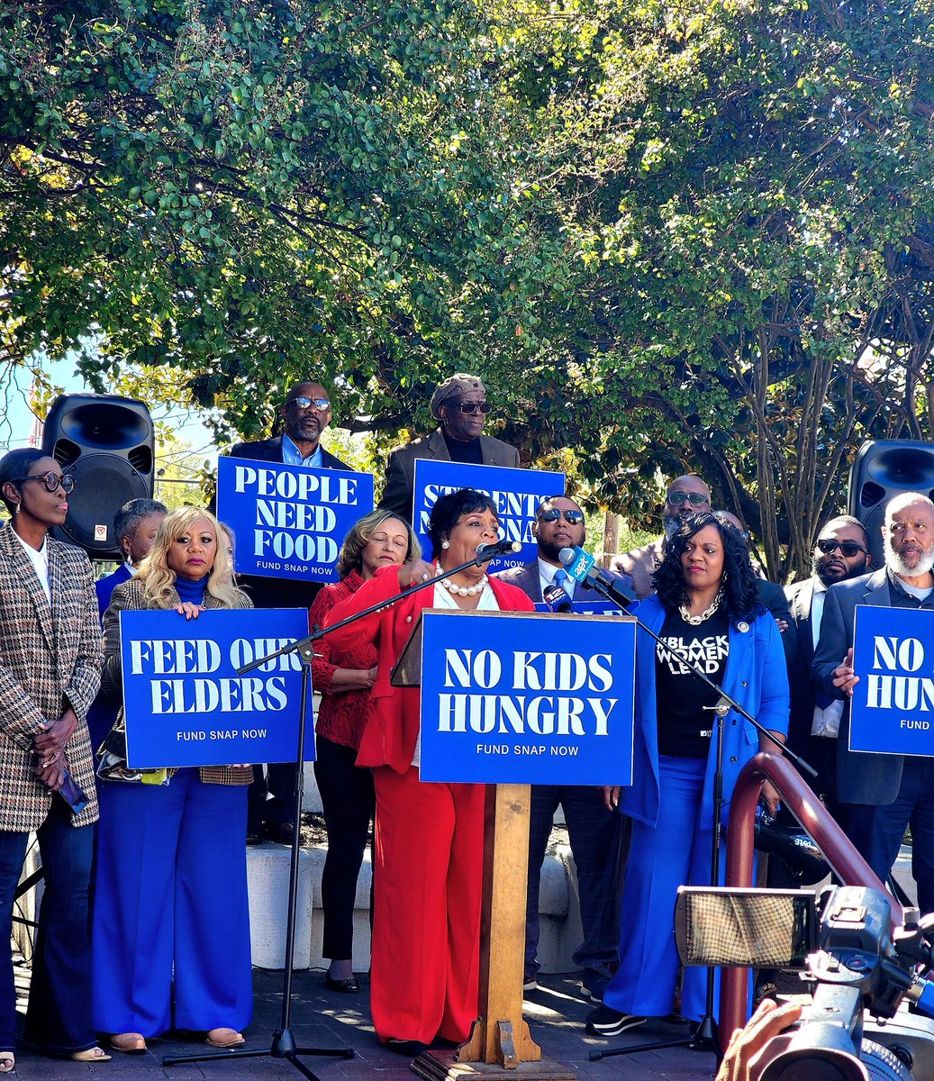 GumpMag's tweet photo. Alabama Democrats Demand Special Session for SNAP Benefits. #aldems #alpolitics #snapbenefits 
https://t.co/stgr97LNg0 https://t.co/MpjXnsABp3
