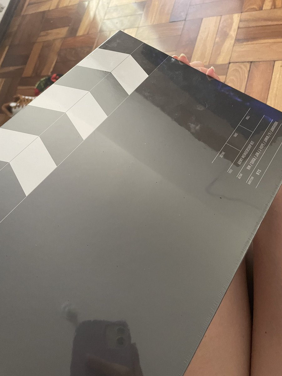 junartlc's tweet image. ✨VENDO/VENDA✨

Bts 6th Global Army Membership Kit

R$450

Completo 
Lacrado