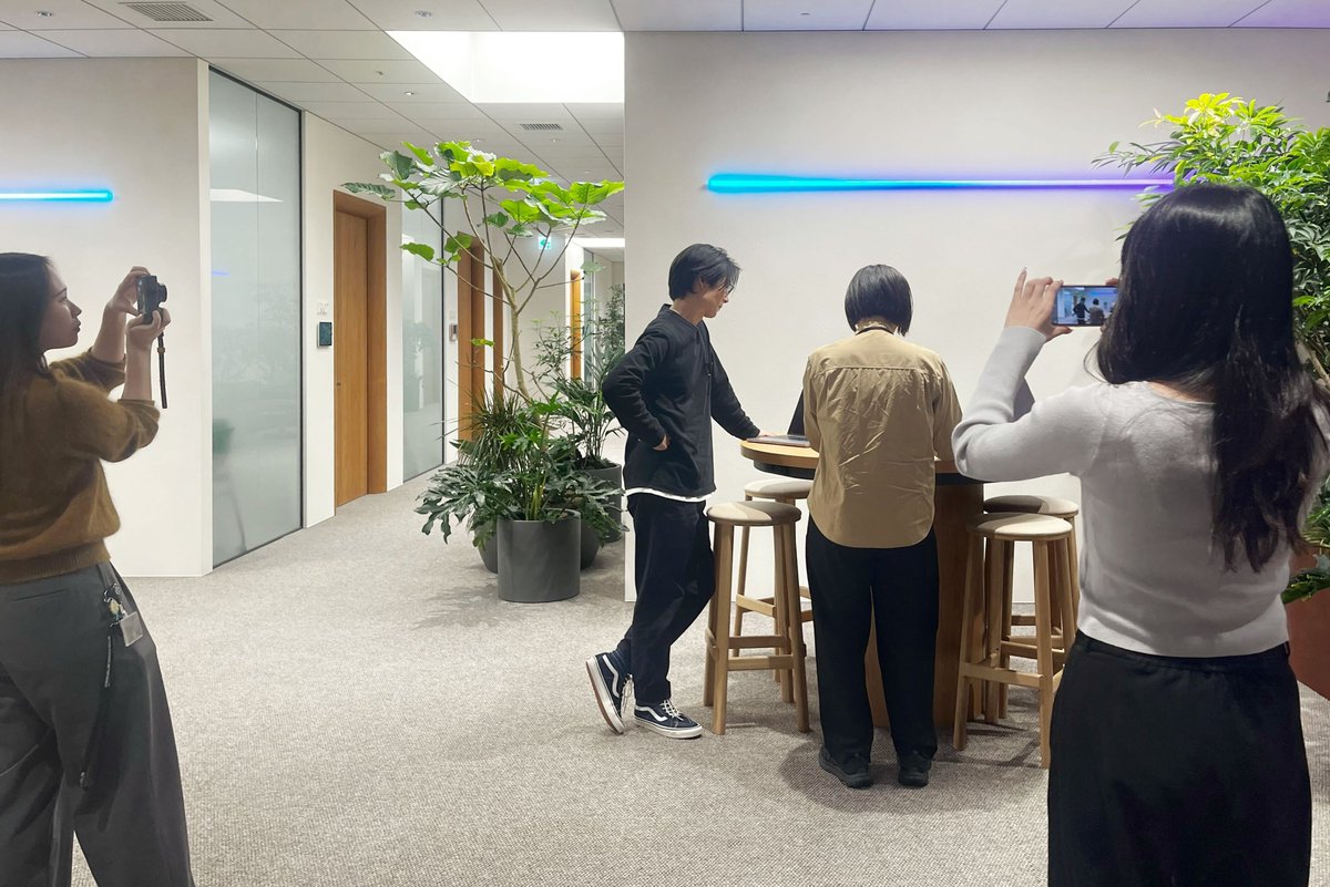 デザイナー採用関係用の写真撮影風景

#今日のRAKSUL