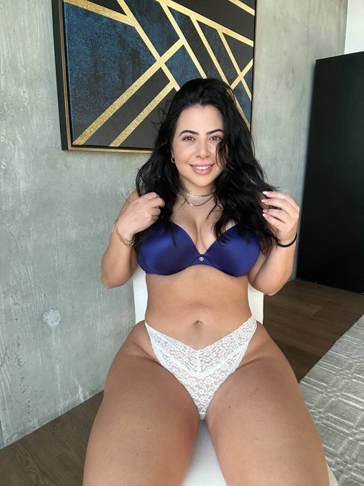 Soft where it counts, thick where it matters. 🫣💦 https://t.co/wCmhYnl5s8