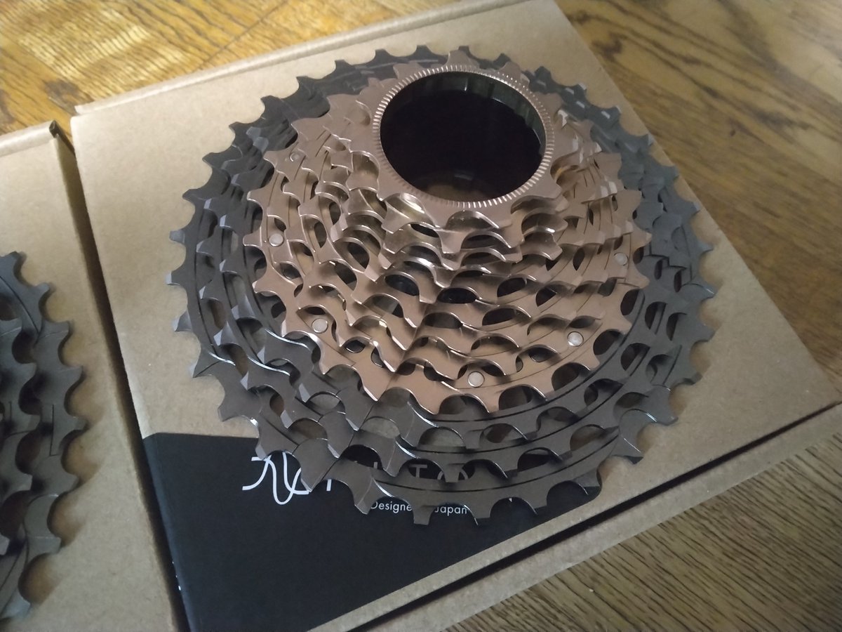 NUTOM(ニュートン)の超軽量スプロケットが入荷しました！ まずは