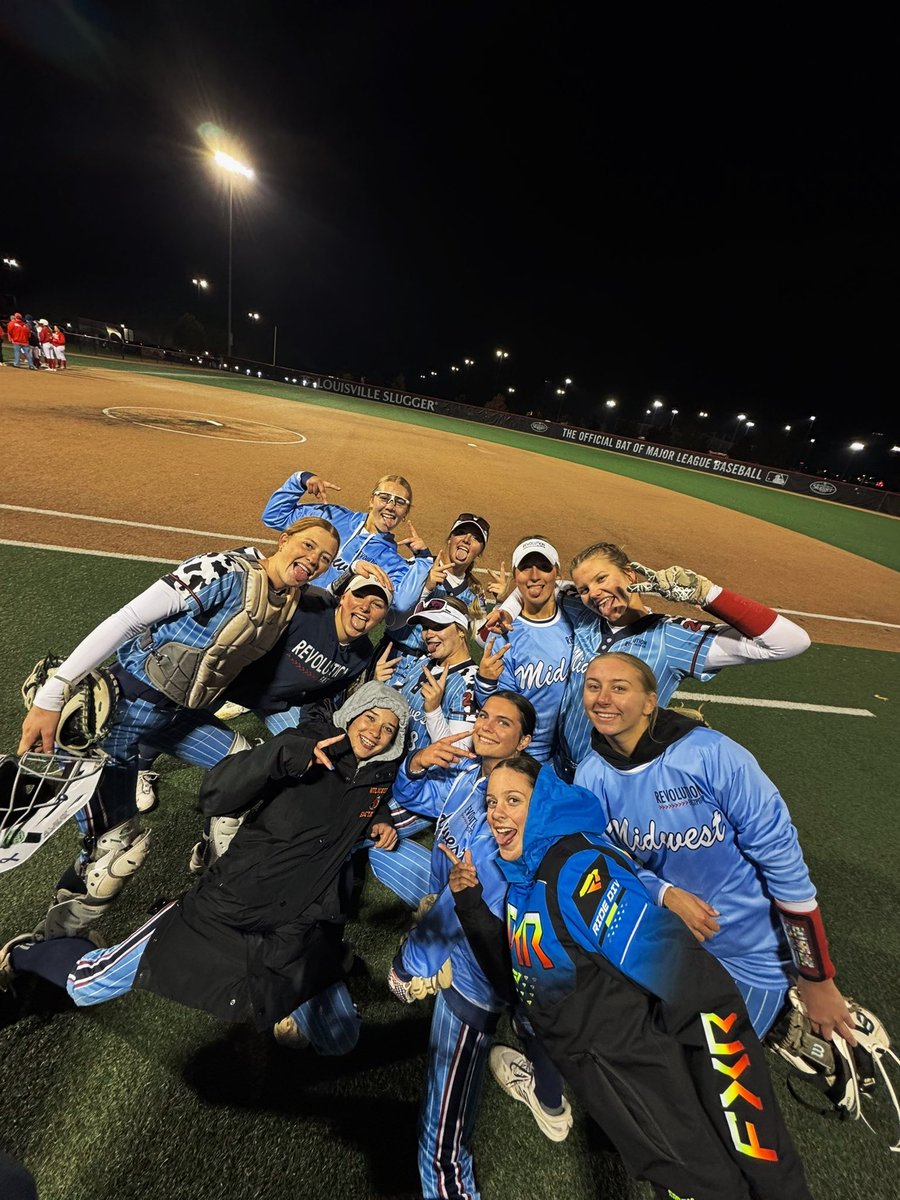 AllisonPodjaski's tweet photo. Fall season came to a close this last weekend, so here are my fall stats! Thank you to all the coaches who came out to watch us! @ScoutUrecruit 
IP: 39.1
WHIP: 1.220
SO: 68
BB: 5
ERA: 2.314
BA: .435
OBP: .519
SLG: .565
H: 20
2B: 4
3B: 1
RBI: 13
FPCT: 1.000 https://t.co/E3XrHy1atN
