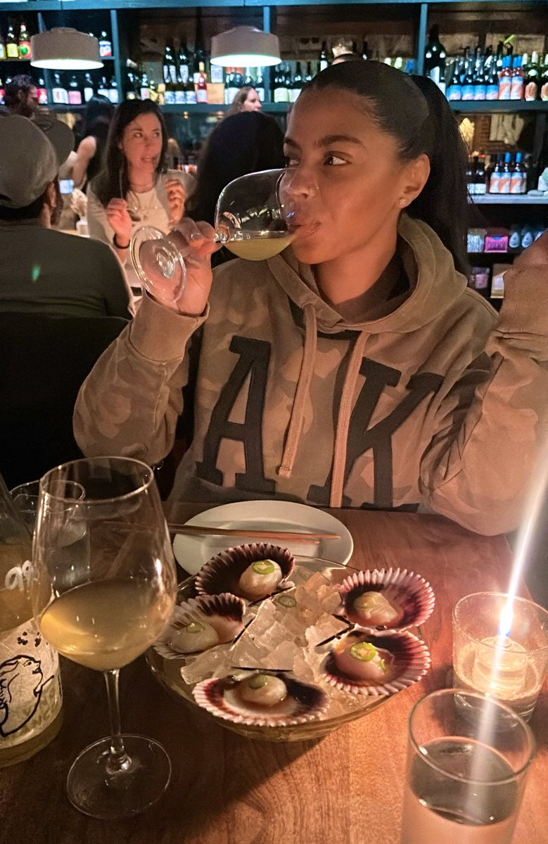 dreahthegreat's tweet photo. dating my friends era is so cute https://t.co/GJ3yAWdNIo