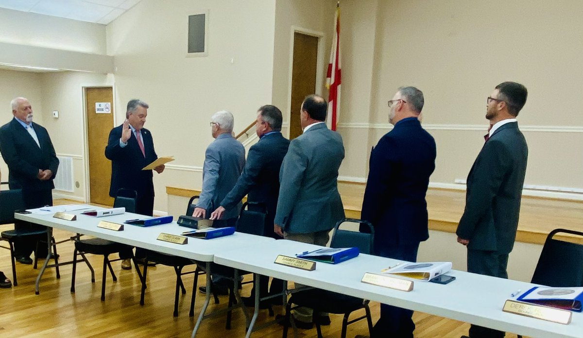 RepLedbetter's tweet image. It was an honor to administer the oath of office to newly elected mayors and council members from Rainsville, Mentone, Shiloh, and Powell this evening. As a former councilman and mayor, I’m proud to see my friends step up to lead their communities and improve DeKalb County.