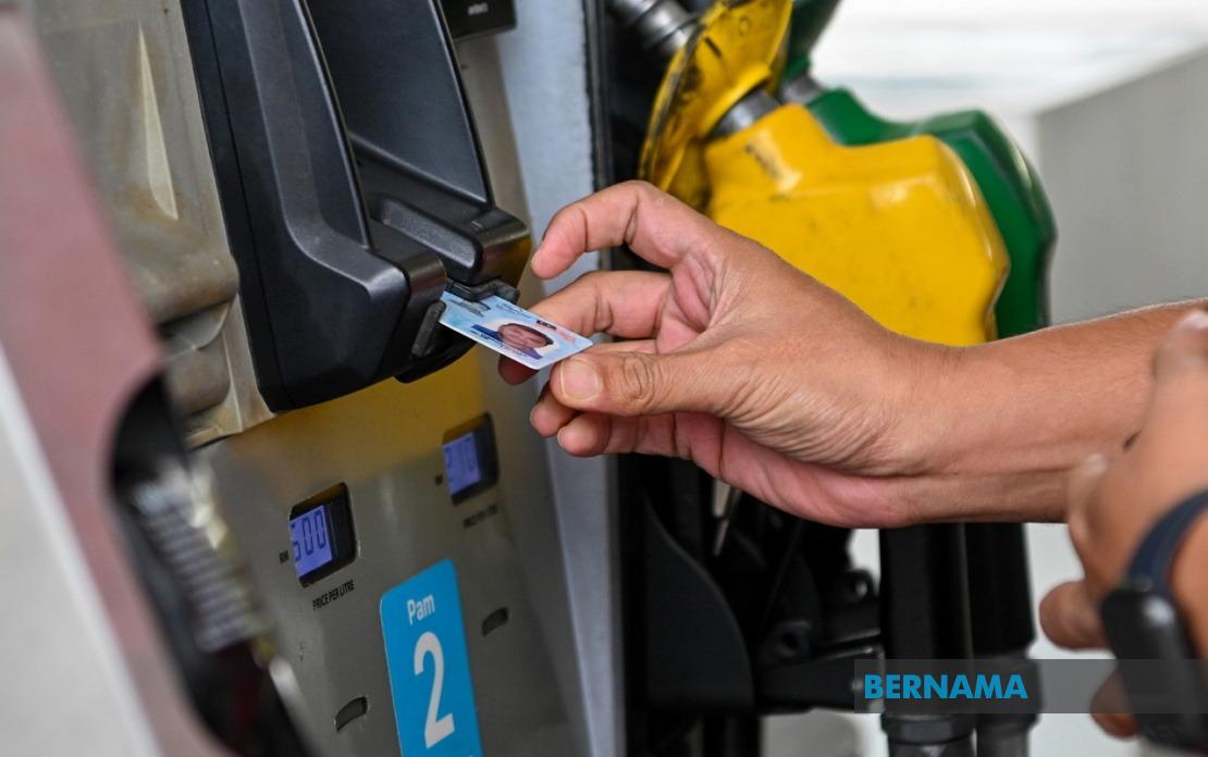 📌Kerajaan setuju tingkat had kelayakan BUDI95 bagi pemandu e-hailing kepada 800 liter sebulan, tertakluk kepada syarat perjalanan ditetapkan 

📌13.1 juta rakyat telah guna RON95 bersubsidi dengan perbelanjaan RM2.6 bilion, subsidi kerajaan kepada rakyat RM800 juta setakat