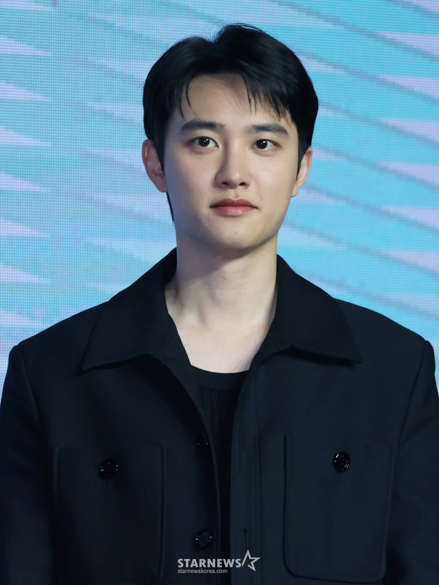 dksmp3's tweet photo. Company Soosoo confirms that Doh Kyungsoo has decided not to renew his contract with the agency.

It has also been reported that Doh Kyungsoo holds a total of 50% of Company Soosoo’s shares and is registered as a director of the company. Although he intends to leave the agency, he is said to be maintaining his position that he will retain his 50% stake.

As Doh Kyungsoo is one of the decision-makers, retaining his 50% stake means that nothing can proceed easily without his approval.

Company Soosoo’s current valuation is estimated at approximately 15-20 billion KRW. Starting with a capital of 100 million KRW, this achievement was reached in just two years. Doh Kyungsoo played a significant role in the company’s rapid growth. However, since the success was not his alone, attention is focused on how his eventual departure from the agency will be finalized.

(https://t.co/x1up6hGrxd)
(https://t.co/iExKVZX3lY)

#DOHKYUNGSOO #도경수