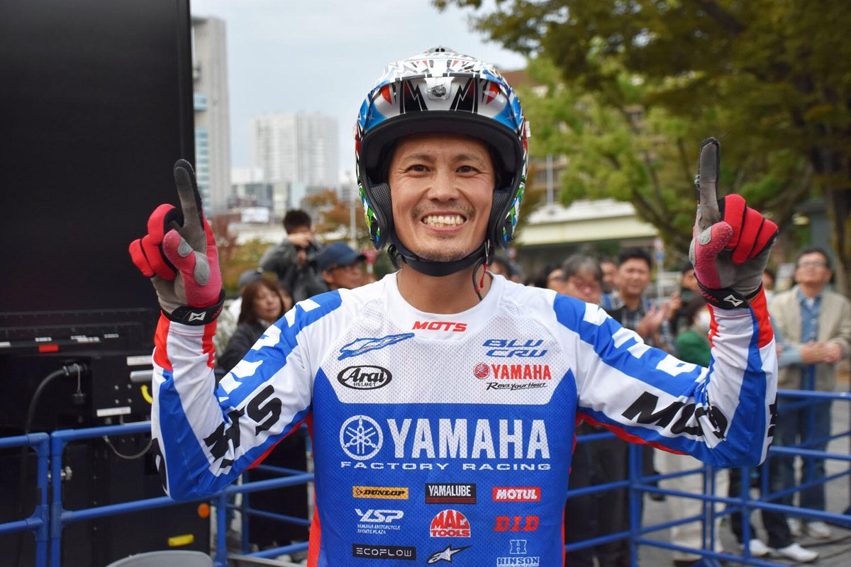 yamaha_race's tweet image. 🏆🥇￣￣￣￣￣￣￣￣￣￣
 #全日本トライアル 黒山選手
 チャンピオン獲得記念
 Ｔシャツ販売決定！！
＿＿＿＿＿＿＿＿＿＿＿🥇🏆

IASクラス #黒山健一 選手が通算12回目のチャンピオン獲得！👑
電動トライアルバイク（TY-E3.0）でのチャンピオン獲得は史上初🆕…