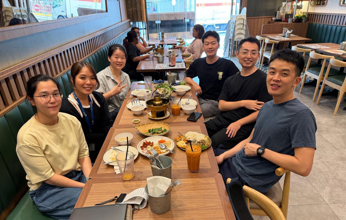 Daniel Huang tweet media